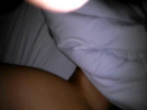 周日带朋友姿色很不错的漂亮远方表妹景区游玩,晚上吃饭时故意把