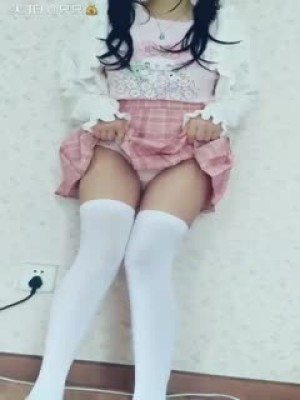 [在线]微博福利姬@花狸追 VIP视图之白丝花格短裙无修正原