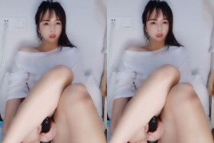 一点甜甜蜜-高颜值韵味极品美女大黑牛震动棒自慰大秀直播！