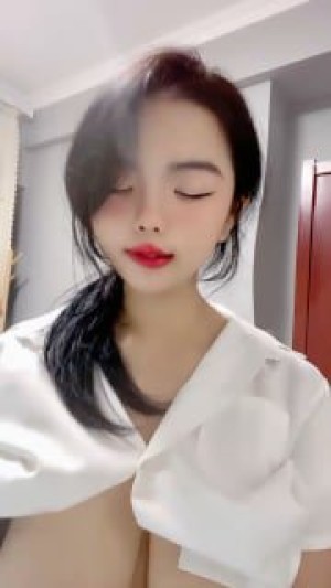 【我还是个处】肉欲系美女，丰乳肥臀黑白丝袜，掰开肥穴特写