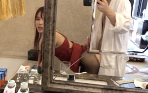 红衣黑丝小少妇浴大战，潮吹不止的!